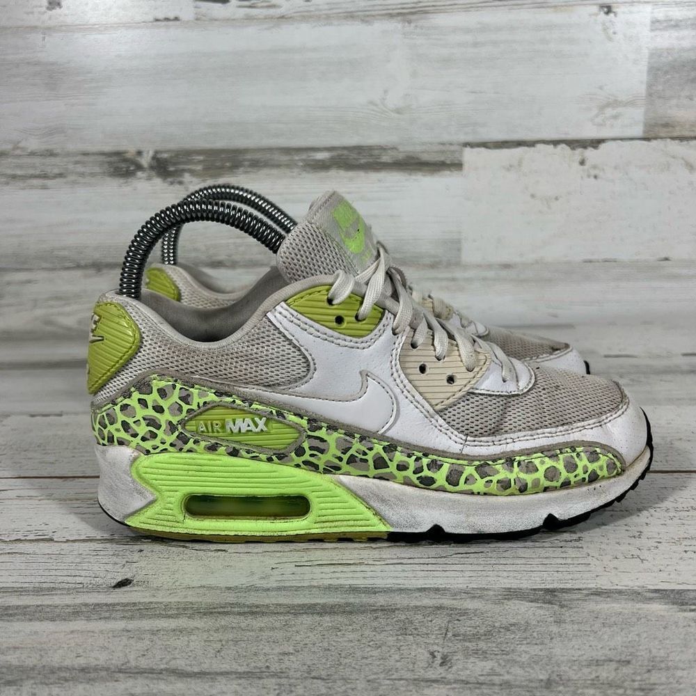 Nike Womens Air‎ Max 90 Premium Leather Safari Sneaker White Ghost Green Size 6